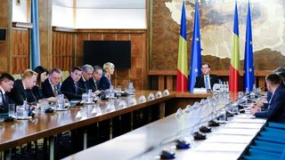 Anunţul făcut de Guvern: Asimptomaticii şi simptomaticii fără comorbidităţi, trataţi la domiciliu