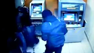 VIDEO - Hoții de bancomate, prinși în sfârșit. Au dat multe spargeri