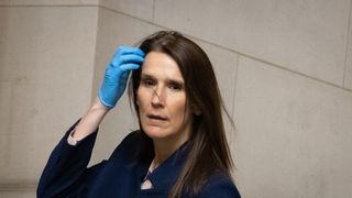 Fostul premier, internat la terapie intensivă cu covid-19