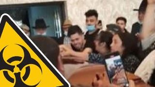 VIDEO - Mort de COVID, pe post de moaște. Mascații au intervenit