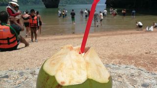 Thailanda a întâmpinat primii turişti din martie, un grup de 39 de chinezi sosiţi din Shanghai