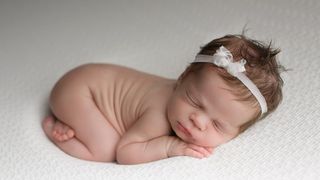 Bebeluș abandonat de două ori într-un spital, după ce a fost diagnosticat cu COVID-19