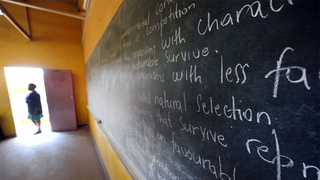 Școală luată cu asalt de teroriști: 4 elevi au murit pe loc. Alți copii uciși într-un atentat sinucigaș