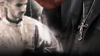 VIDEO - Un presupus preot a mințit oameni nevoiași pentru bani