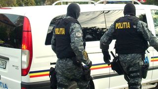 Percheziții de amploare &icirc;n București și două județe la firme de protecție și pază