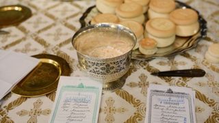 Cum se scrie un acatist de Ziua Morților