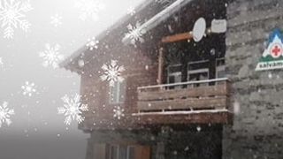 VIDEO - Toamna lasă deja loc iernii. La munte, ninsori și frig