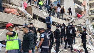 VIDEO - Dezastru și durere după cutremurul din Turcia: "Nu am crezut că mai ieșim vii din case"