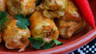 I-a adus nepotului sarmale cu droguri. Caz incredibil la Penitenciarul Drobeta Turnu Severin