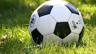 Panică &icirc;n fotbal. Alți 11 fotbaliști diagnosticați cu virusul Sars-Cov-2