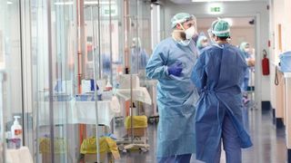 Salariile angajaților din domeniul medical au fost dublate. Ce țară europeană a luat această măsură