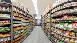 Veste tristă: Supermarketurile din Franța nu mai v&acirc;nd jucării, haine sau bijuterii. Magazinele vor vinde doar lucruri &rdquo;esențiale&rdquo; pentru cetățeni