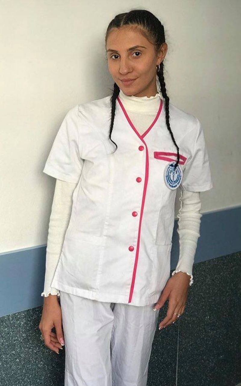 cine este simona ghinea