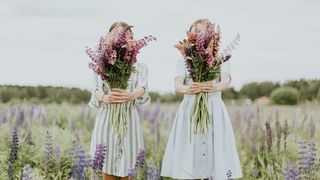 Mesaje, felicitări și urări de la multi ani pentru soră 