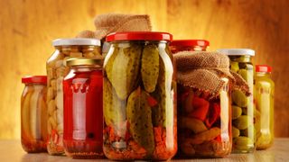 Cata sare se pune la muraturi