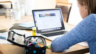 Școlile militare trec &icirc;n regim online