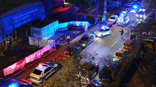 VIDEO - Femeie înjunghiată de bărbat, pentru că plângea copilul