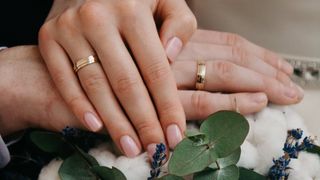 VIDEO - Preot: O iubire sinceră, baza unei căsnicii adevărate