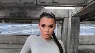 Andra Volos de la „Puterea Dragostei” încalcă măsurile luate de autorități, în plină pandemie. Bruneta nu poate renunța la turele de seară cu mașina prin oraș