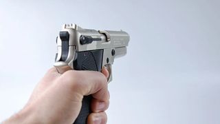 Jaf la o bancă din București – Un bărbat a reuşit să fugă cu 10.000 de lei