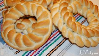 VIDEO - Colacii bucovineni, prezenți la nunți și înmormântări