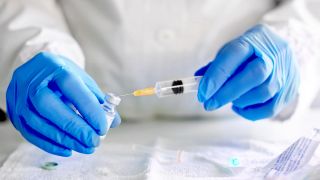 Vaccinul anti-coronavirus ar putea ajunge &icirc;n Rom&acirc;nia &icirc;ncă din decembrie, spune Ludovic Orban
