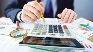 Salariu mediu net de 1000 de euro și pensii mai mari cu 46%. Care sunt promisiunile PNL dacă rămâne la guvernare