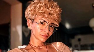 VIDEO - Giulia a apelat la esteticieni pentru a avea o privire mai luminoasă