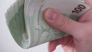 Cum poți cere am&acirc;narea ratelor motiv&acirc;nd recesiunea cauzată de pandemia de COVID-19