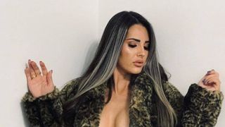 mona de la puterea dragostei sexy