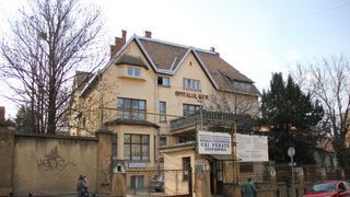 Spitalul CFR unde s-a produs incendiul nu are autorizaţie de securitate la incendiu. Anul trecut, unitatea a fost amendată cu 50.000 de lei