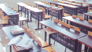 deschidere școli luna februarie