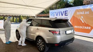 Un nou centru de testare pentru virusul COVID-19, de tip drive-thru, s-a deschis în zona de Nord a Capitalei