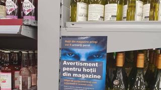 romani afis tesco hoti campanie politie