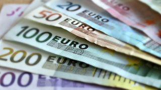 Curs valutar, azi 25 noiembrie 2020. Pe ce poziție sa clasează leul