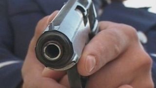 s-a împușcat în cap la poligon