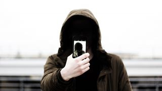 Veste șocantă: Un băiat a decedat după ce a s-a urcat la etajul unei clădiri abandonate pentru a-și face un selfie