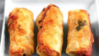 Descoperire macabră: A cumpărat pachețele de primăvară de la supermarket. Ce a găsit &icirc;n ele