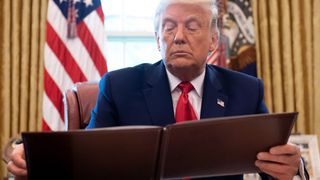 Livrarea vaccinului împotriva covid-19 în SUA începe săptămâna viitoare, anunţă Trump