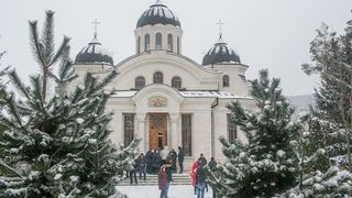 Anunț oficial de la Guvern despre slujbele de Crăciun 