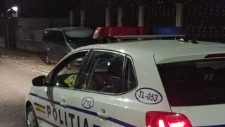 Accident grav în București! Un șofer beat s-a răsturnat cu mașina pe linia de tramvai