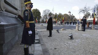 Klaus Iohannis: "Criza sanitară ne obligă să marcăm Ziua Naţională în alte registre decât cele obişnuite"