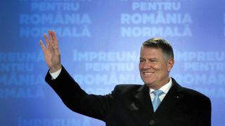 Iohannis, declarații la ceremonia de decorare a unor personalităţi din domeniul medical