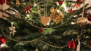 C&acirc;nd se &icirc;mpodobește bradul de Crăciun 2020?