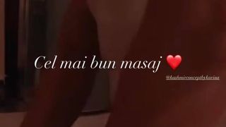 andra volos ipostaze intime alături de un bărbat