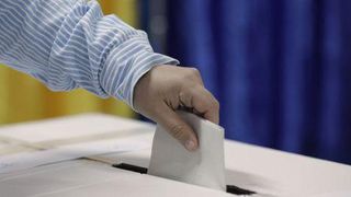 Câte urne de vot sunt, de fapt, in secția de votare și la ce trebuie să fii atent când introduci buletinele de vot. Alegeri Parlamentare 2020