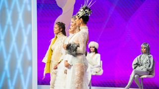 Ilinca Vandici  a făcut anunțul despre Semifinală și s-au redeschis liniile de vot