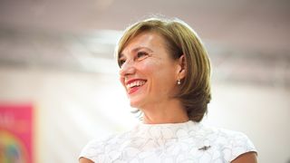 Cum a apărut Carmen Iohannis la votul pentru Alegerile Parlamentare. Prima doamnă a Rom&acirc;niei a atras toate privirile