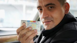 Cine este George Simion?! El se află la cârma partidului AUR