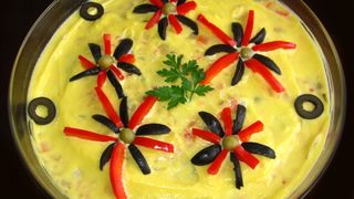 Salata de boeuf. Secretele celui mai iubit preparat de sărbători